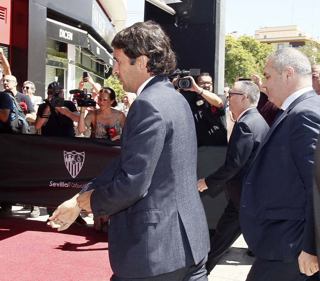 La capilla ardiente de José Antonio Reyes en el Sánchez-Pizjuán, en imágenes