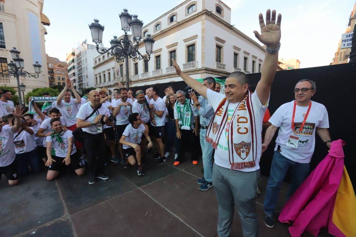 La celebración del ascenso del Córdoba Futsal en las Tendillas, en imágenes