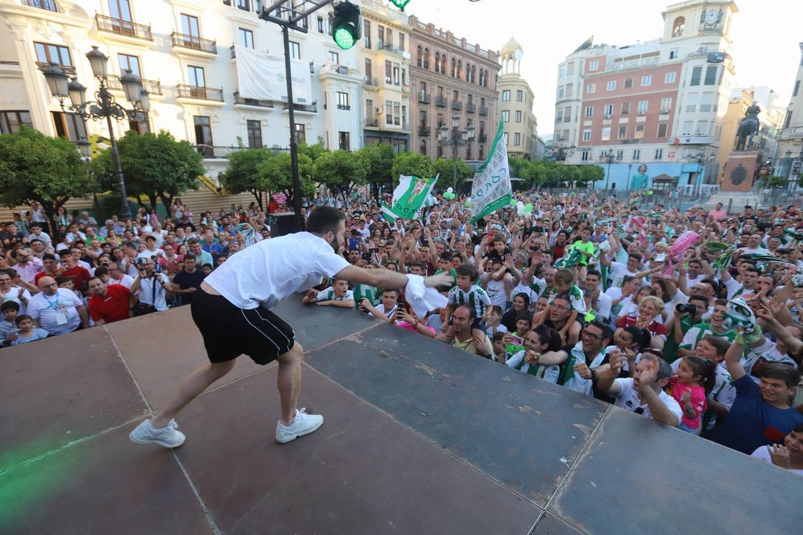 La celebración del ascenso del Córdoba Futsal en las Tendillas, en imágenes