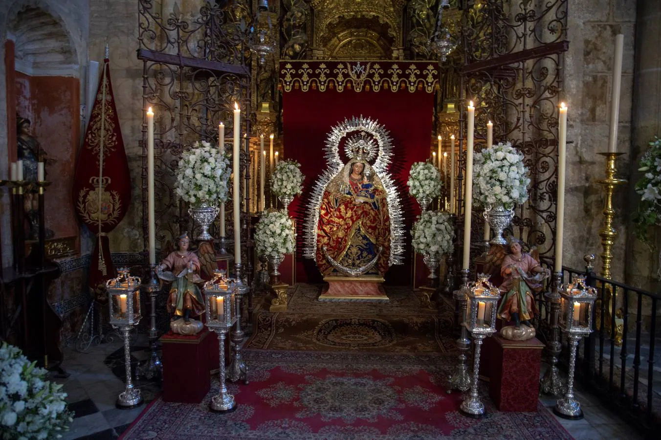 Galería del besamanos de Madre de Dios del Rosario