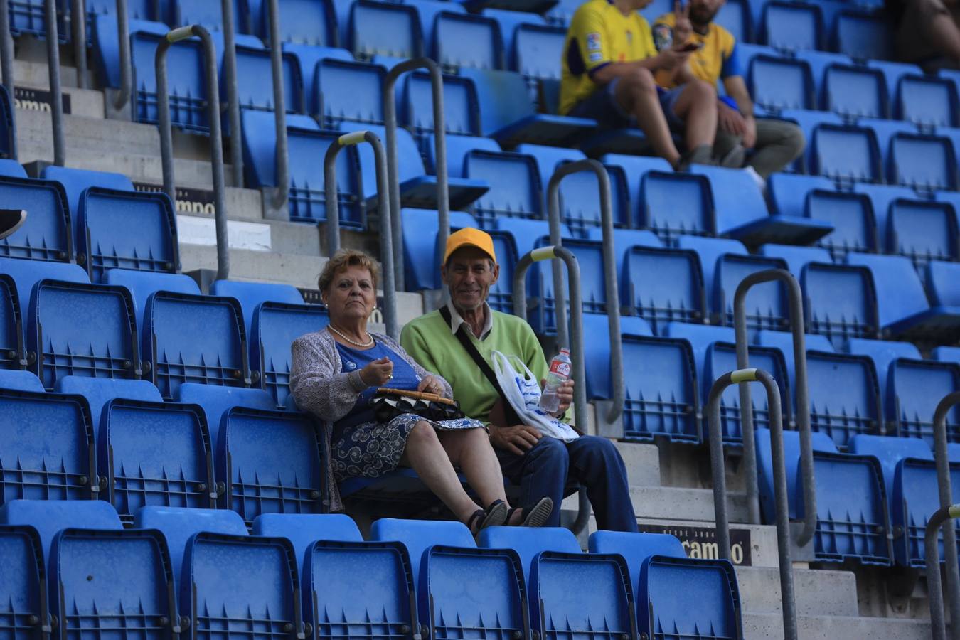 FOTOS: Búscate en el Cádiz - Extremadura en Carranza