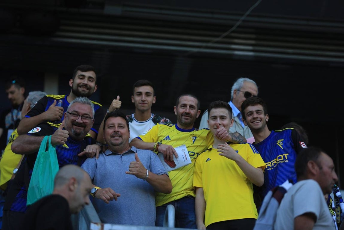 FOTOS: Búscate en el Cádiz - Extremadura en Carranza