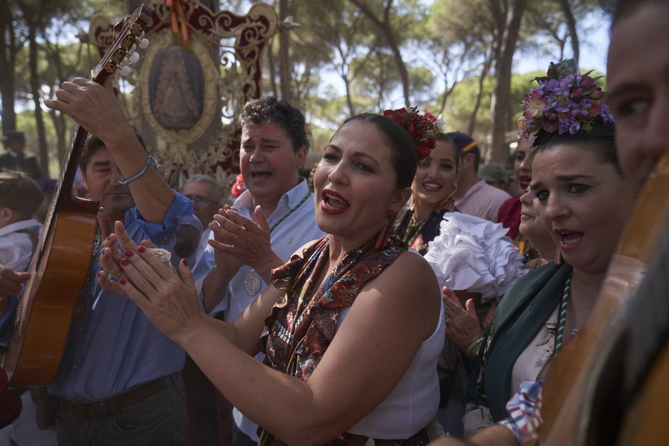 En imágenes, el camino de la Hermandad Matriz hacia la aldea