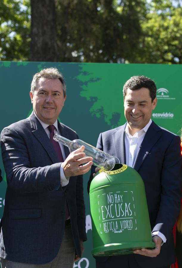 Victorio y Lucchino, Agatha Ruiz de la Prada y Ángel León decoran las «Ecomeninas» en Sevilla