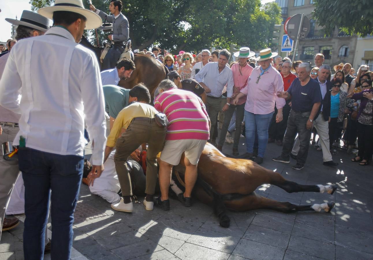 En imágenes, el Rocío de Triana inicia su camino