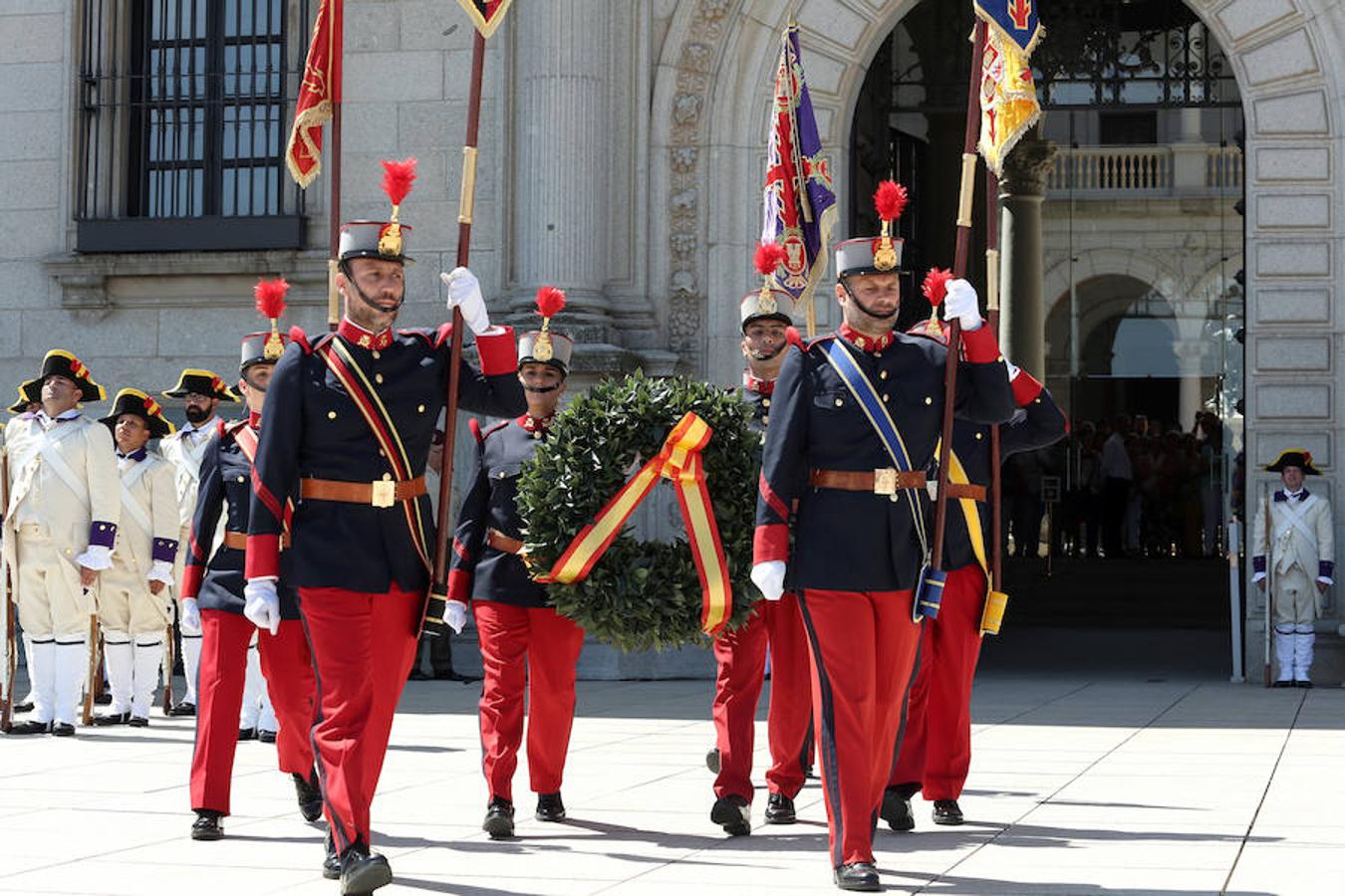 Relevo de la guardia en el Alcázar de Toledo