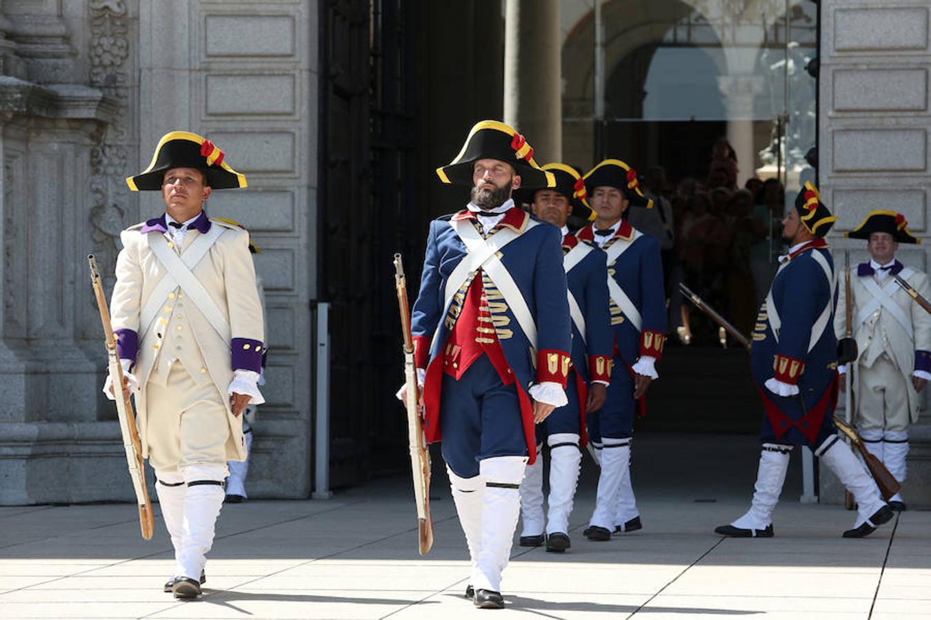 Relevo de la guardia en el Alcázar de Toledo