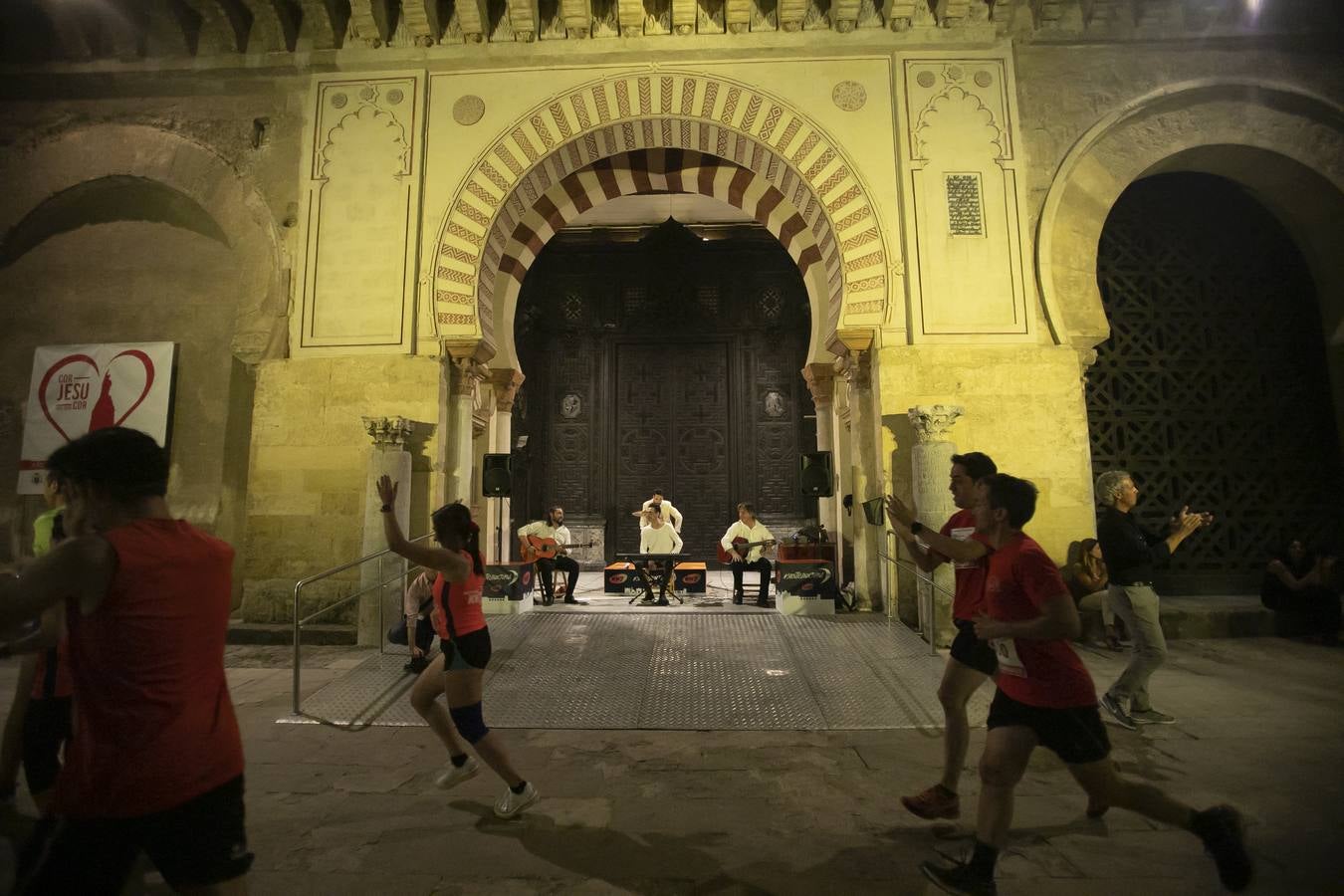 La carrera nocturna de Córdoba, en imágenes