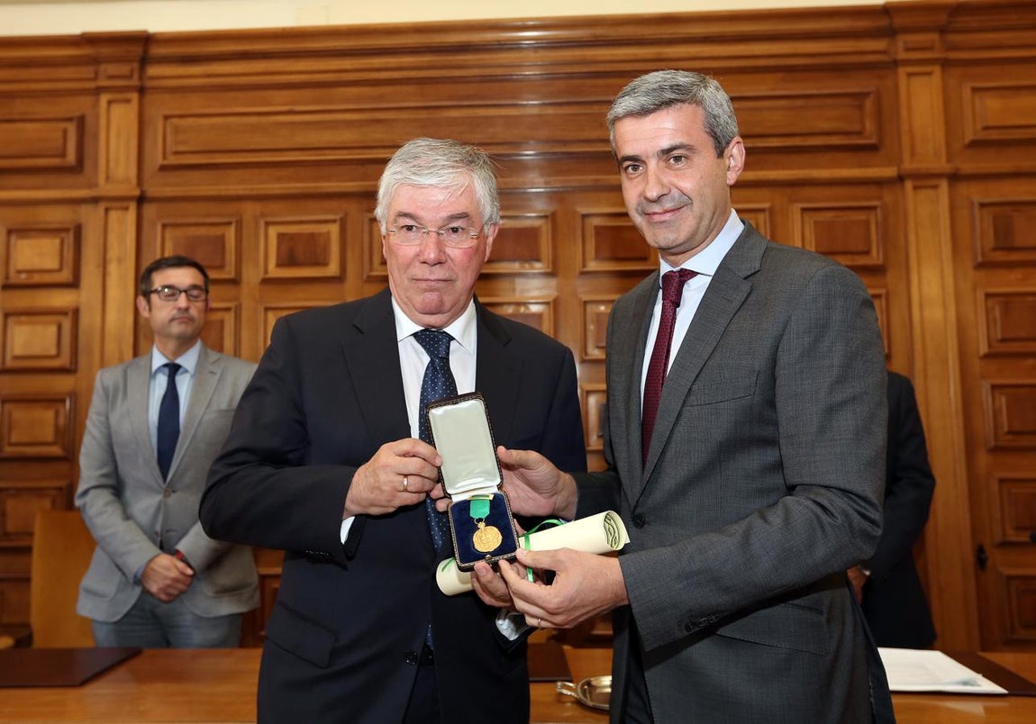 La entrega de la Medalla de Oro a Tofiño, en imágenes