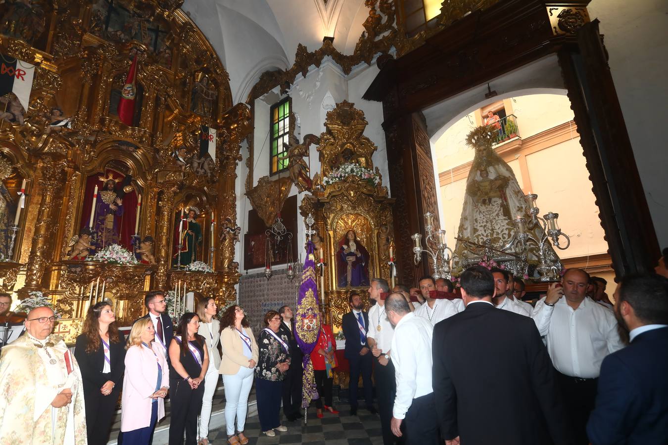 Fotos: La Patrona de Cádiz visita al Nazareno en su templo