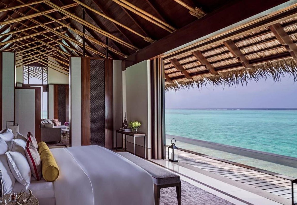 Hotel One&amp;One Reethi Rah: 10.000€. El resort de divide en varias villas en donde los clientes gozarán de acceso a playa privada. Los dormitorios son en suite