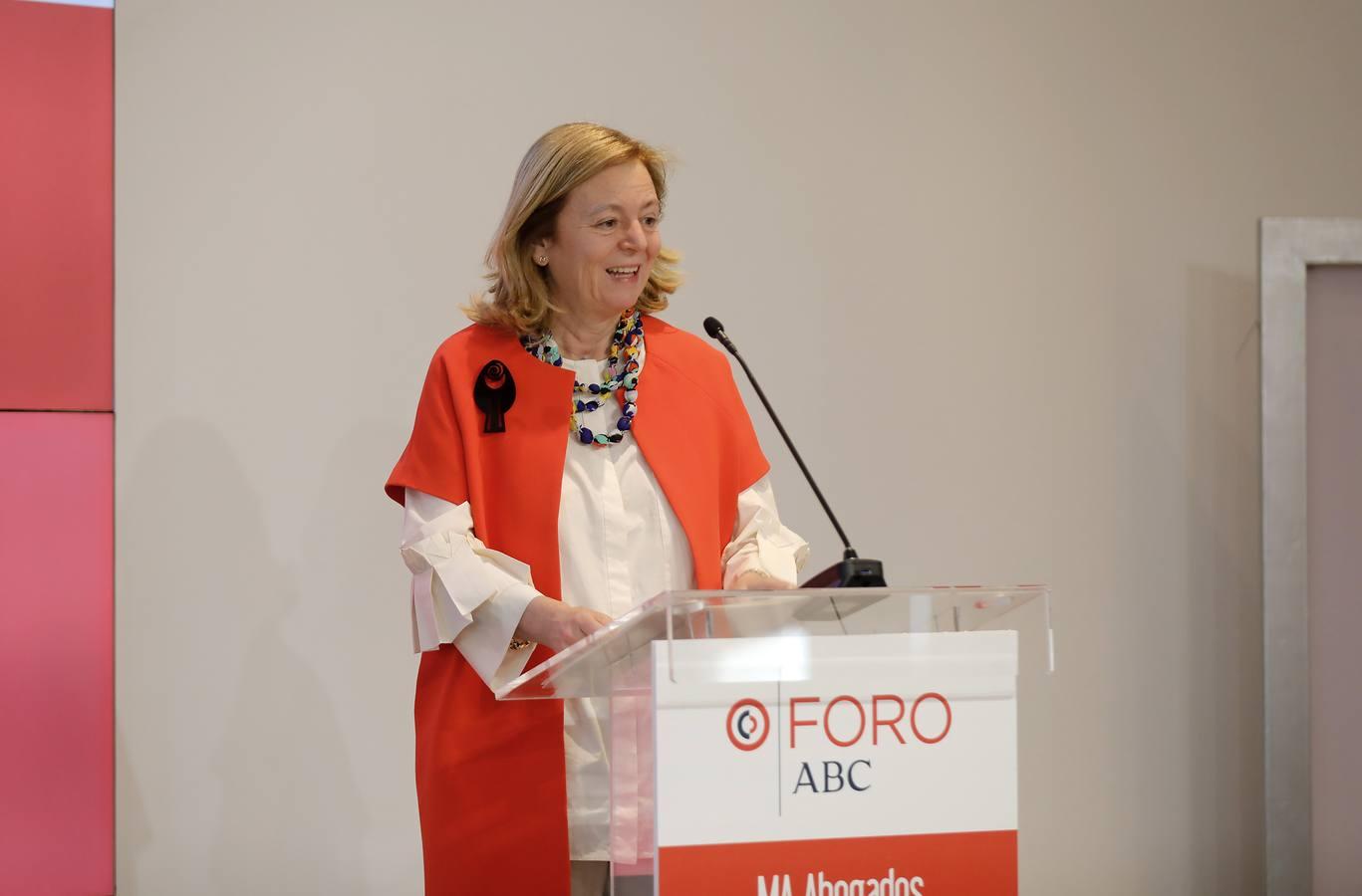 Catalina Luca de Tena en su intervención en la ponencia