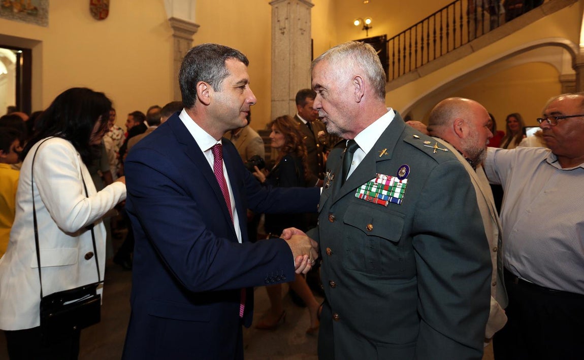 La toma de posesión de Milagros Tolón, en imágenes