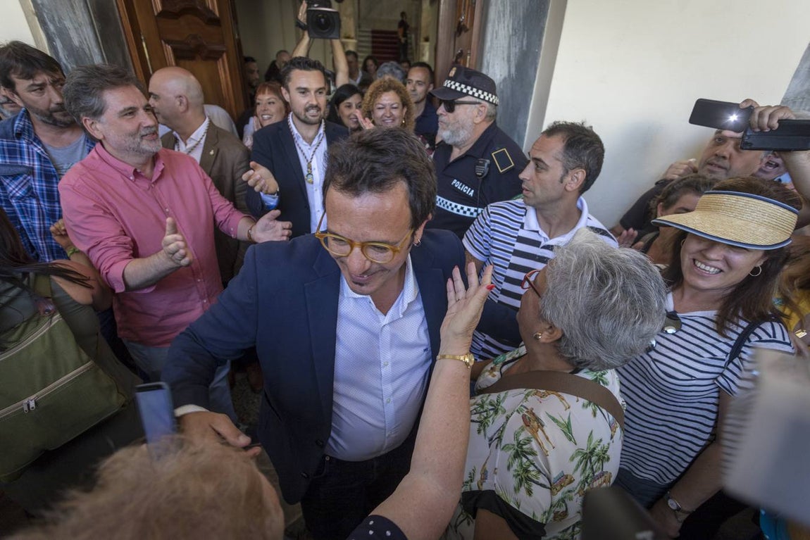 Fotos: Kichi, reelegido alcalde de Cádiz para los próximos cuatro años