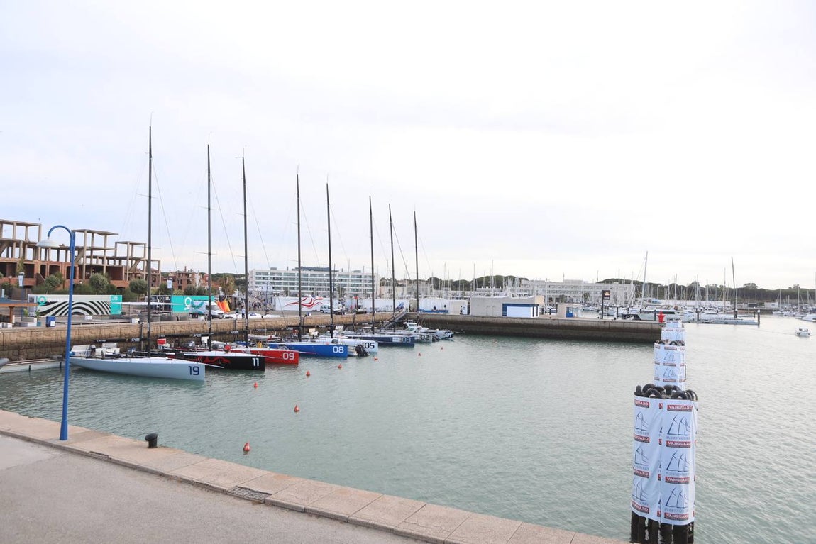 Fotos: Preparativos para la regata Puerto Sherry Royal Cup en la Bahía de Cádiz