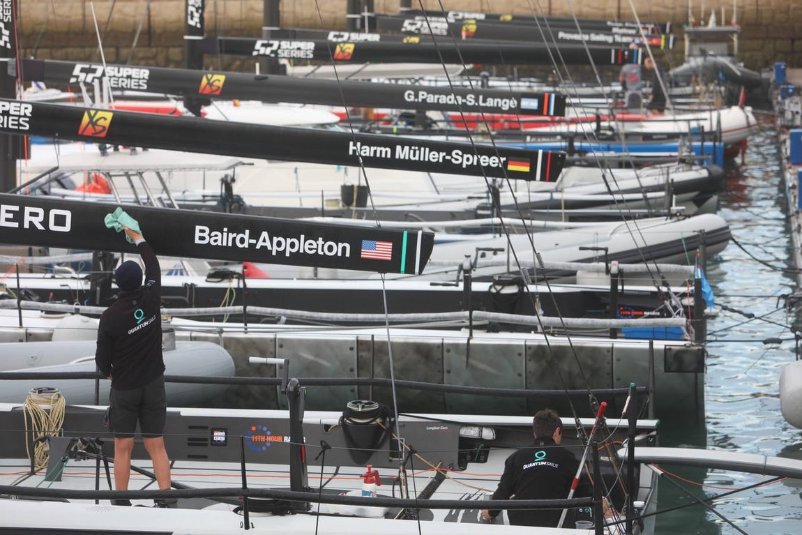 Fotos: Preparativos para la regata Puerto Sherry Royal Cup en la Bahía de Cádiz