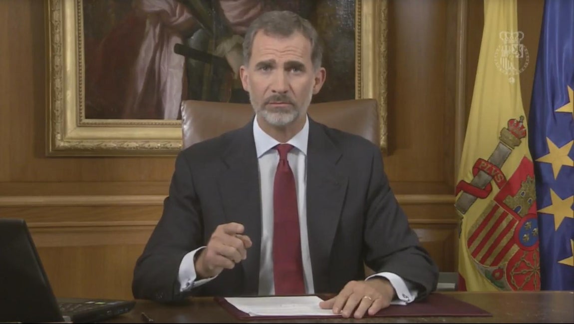 El 3 de octubre de 2017, a las nueve de la noche, el Rey se pronunció desde su despacho en el Palacio de La Zarzuela sobre la consulta unilateral realizada por la Generalitat de Cataluña el 1 de octubre. En su discurso, el monarca señaló la difícil situación creada en la Comunidad Autónoma por el «procés» y pidió al Gobierno de Mariano Rajoy ejercer su responsabilidad. 