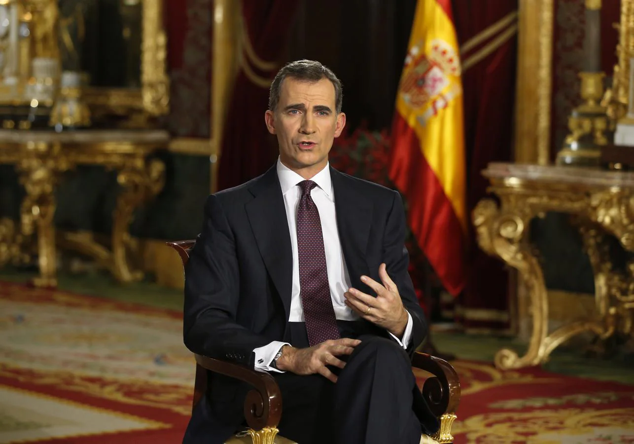 El Rey se dirigió a los españoles en su segundo mensaje de Navidad desde el Salón del Trono del Palacio Real, en Madrid. 
