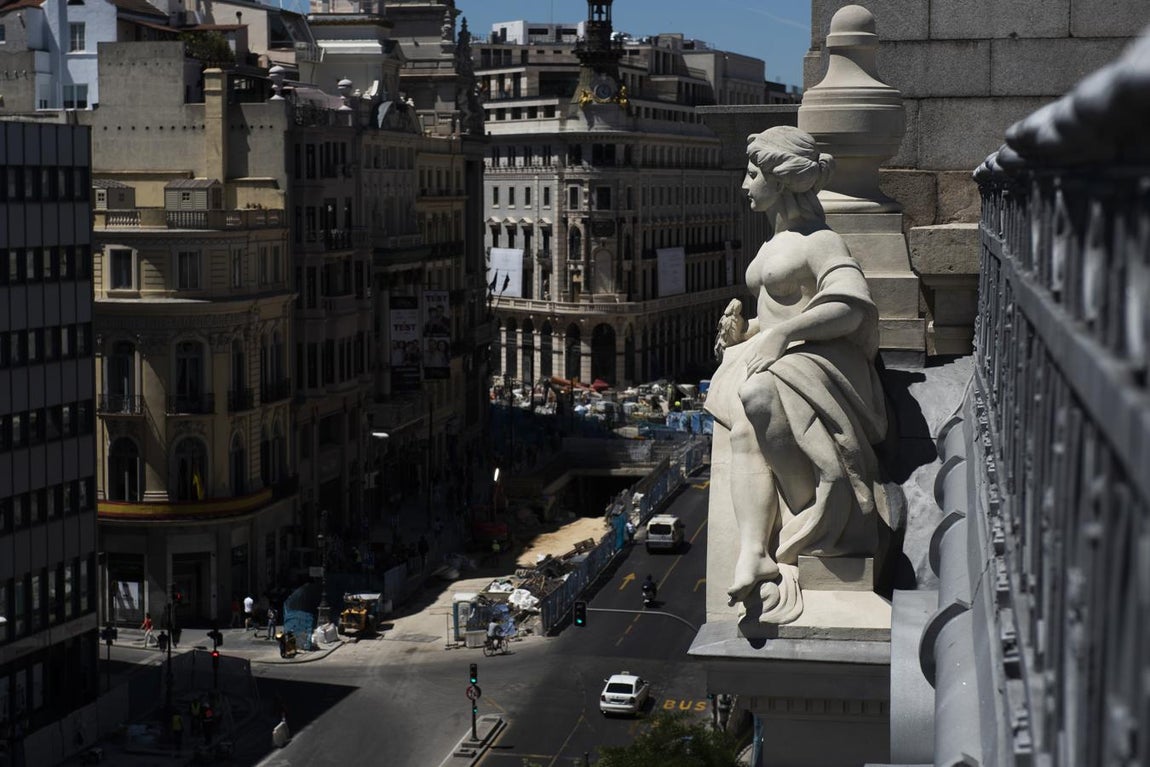 En alquiler. La aseguradora ha decidido trasladarse y poner en alquiler su emblemática sede. Se desconoce el precio por metro cuadrado del edificio, la inmobiliaria que lo gestiona, Cushman &amp; Wakefield, no lo quiere dar a conocer