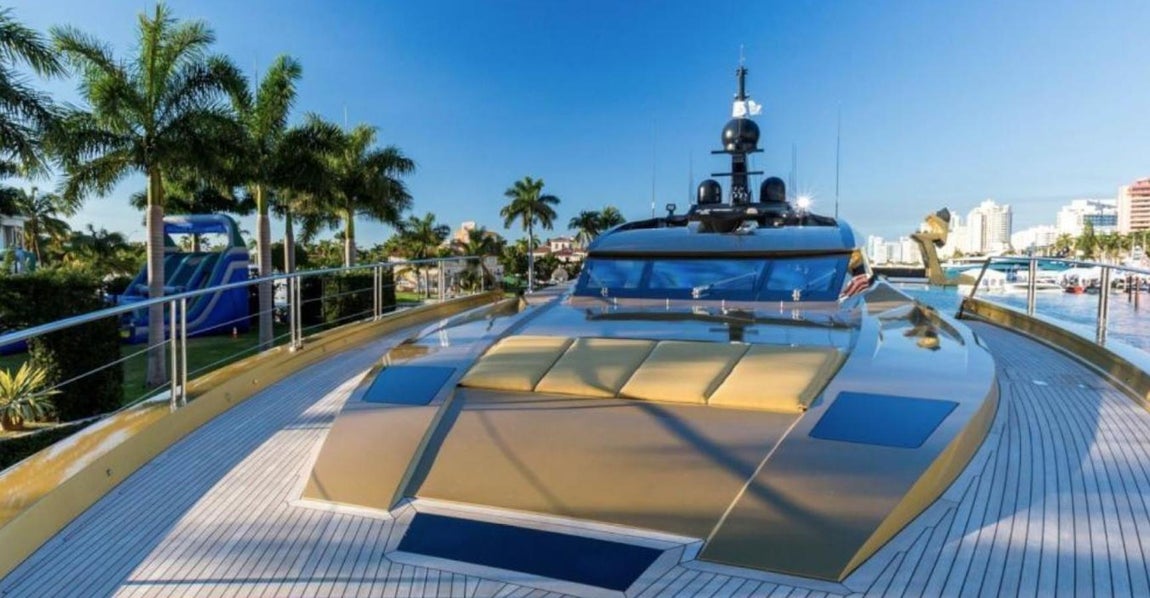 Khalilah. El diseño del buque se dibuja en líneas deportivas llamativas