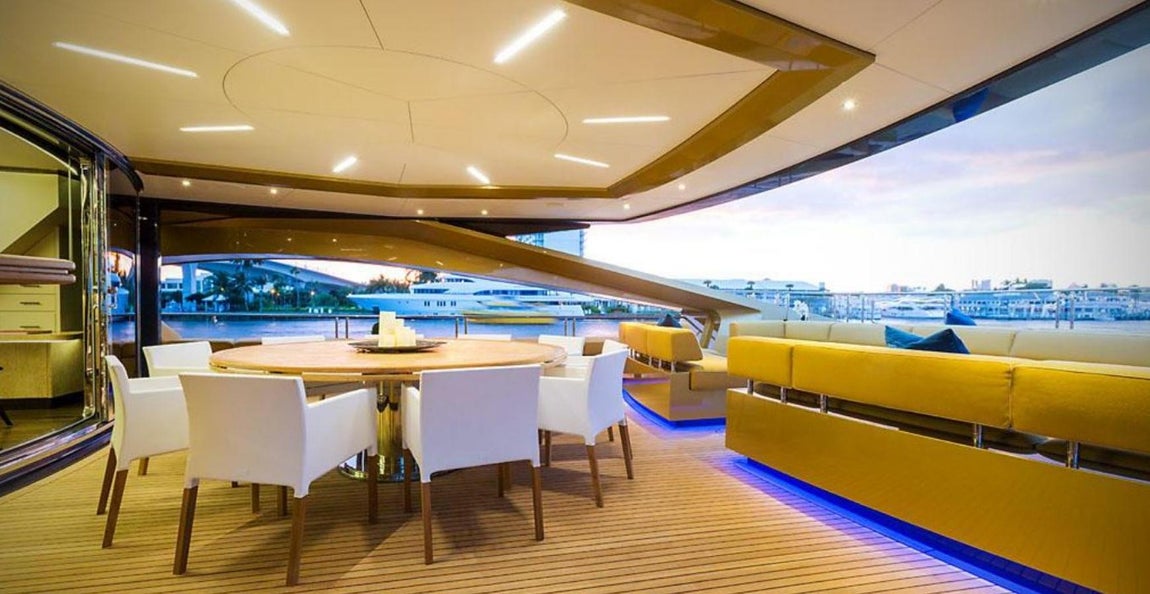 Khalilah. Entre las zonas comunes mejor valoradas están los lujosos comedores de sus cubiertas, que permiten disfrutar en compañía de las ventajas de la vida en alta mar