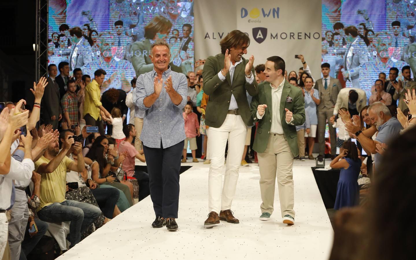 El desfile de Álvaro Moreno con chicos Down de la «Shopping Night» de Córdoba, en imágenes