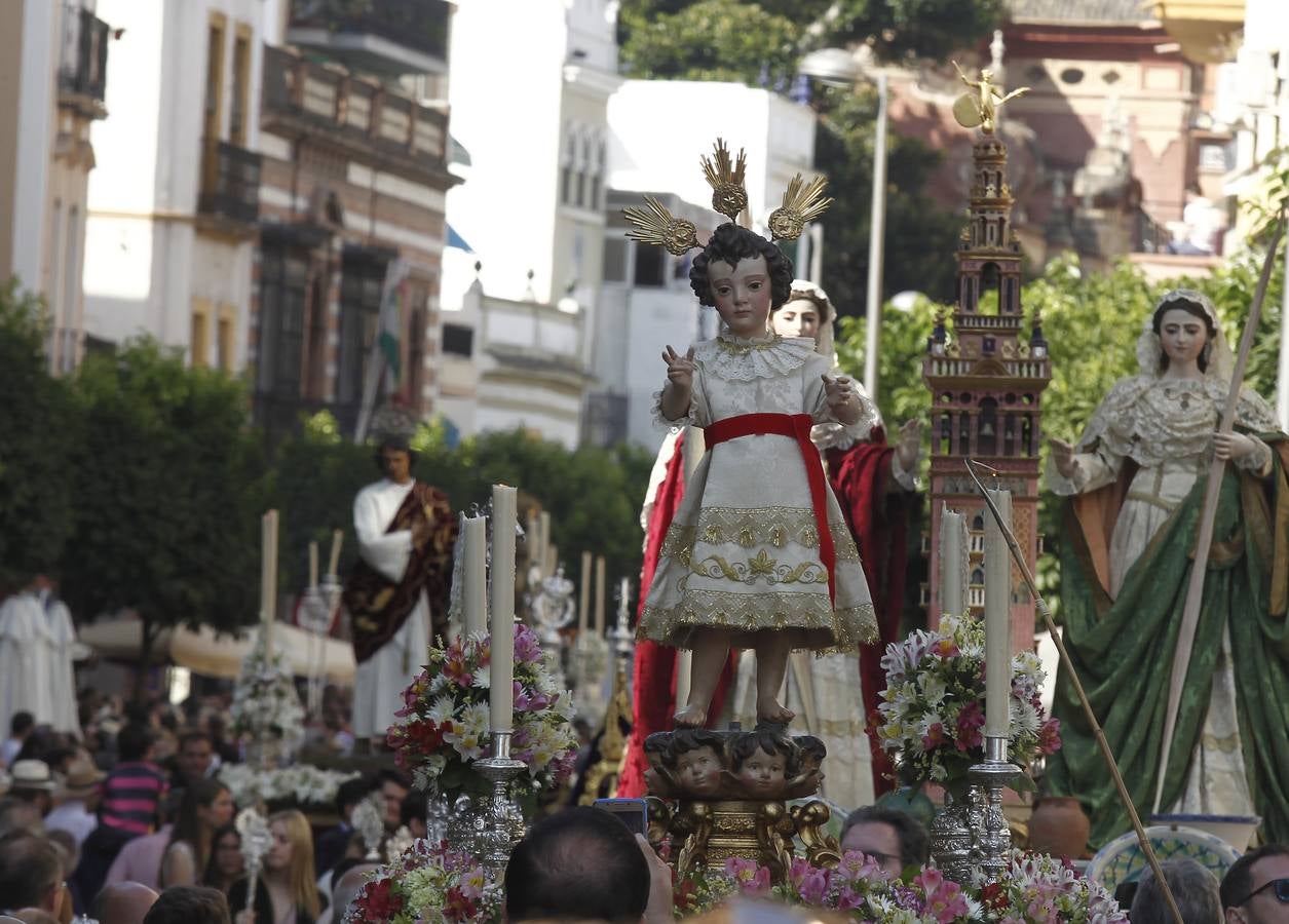 En imágenes, la procesión del Corpus en Triana