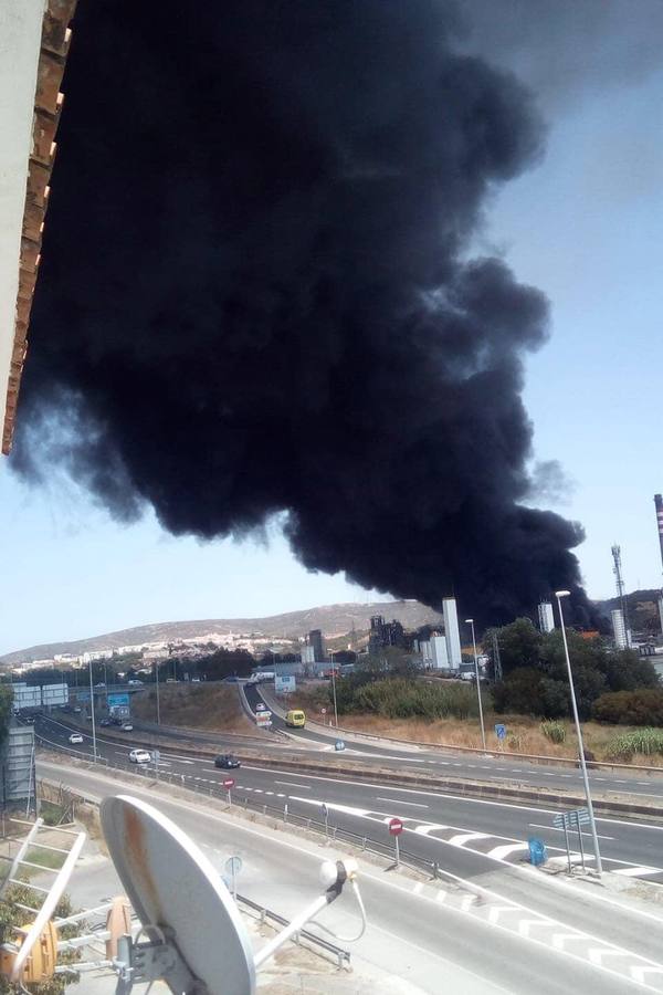 Fotos: Alarma en Cádiz por el incendio en la planta química de Indorama en San Roque
