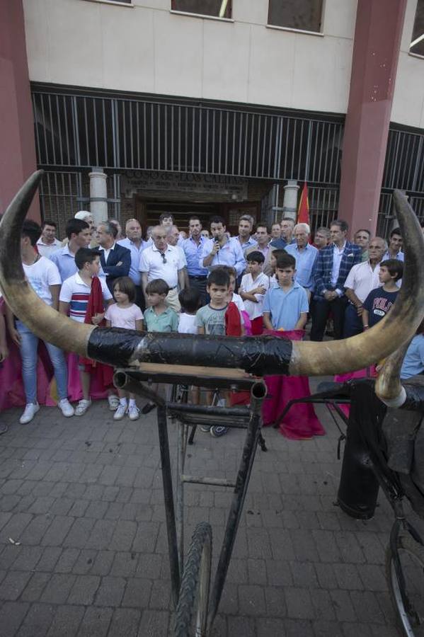 En imágenes, el apoyo a la Escuela Círculo Taurino de Córdoba