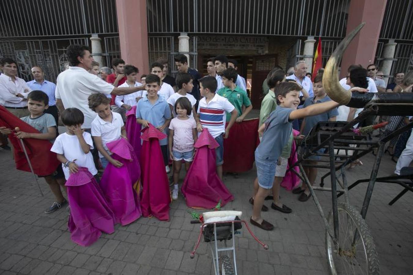 En imágenes, el apoyo a la Escuela Círculo Taurino de Córdoba