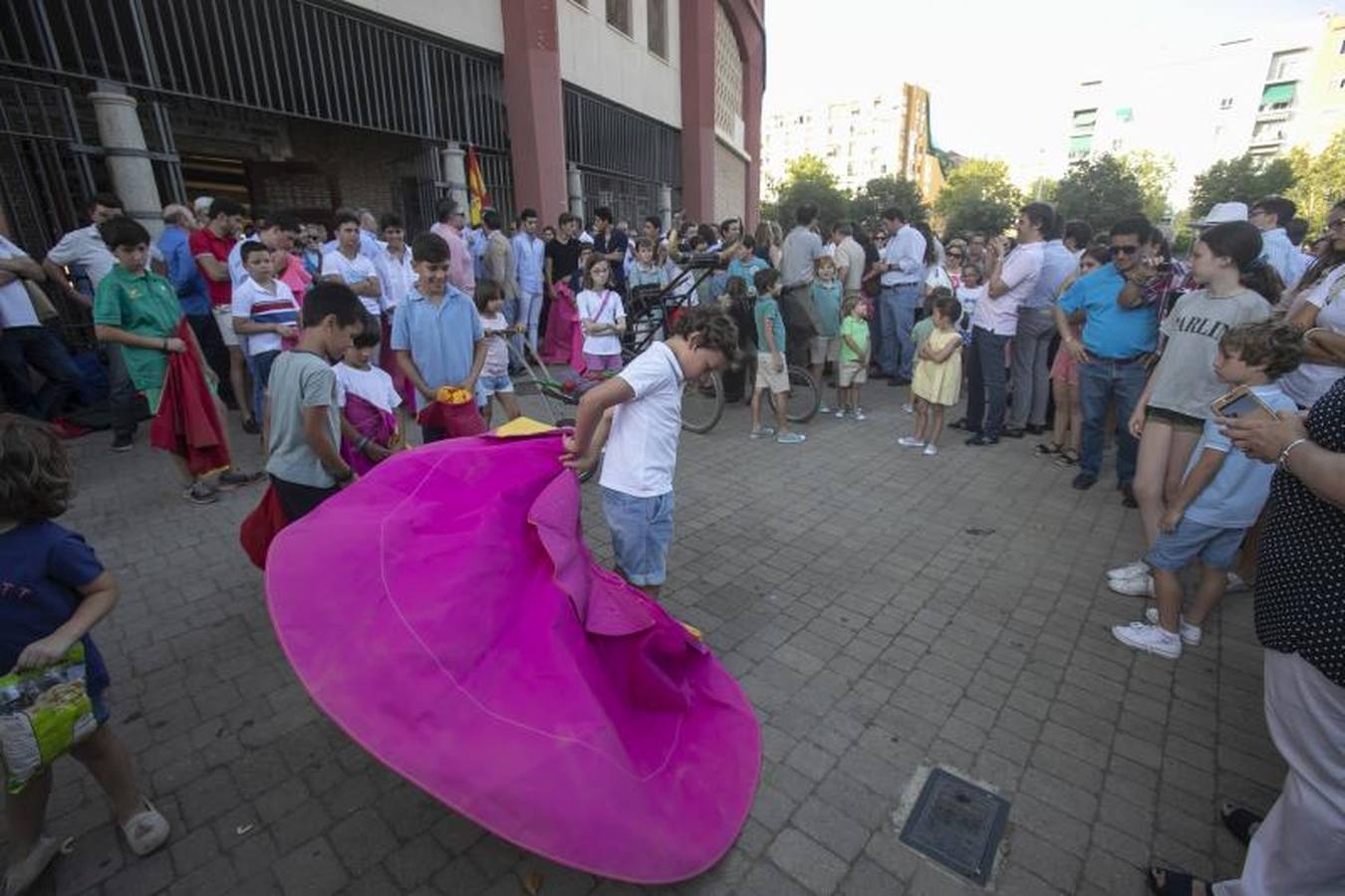 En imágenes, el apoyo a la Escuela Círculo Taurino de Córdoba