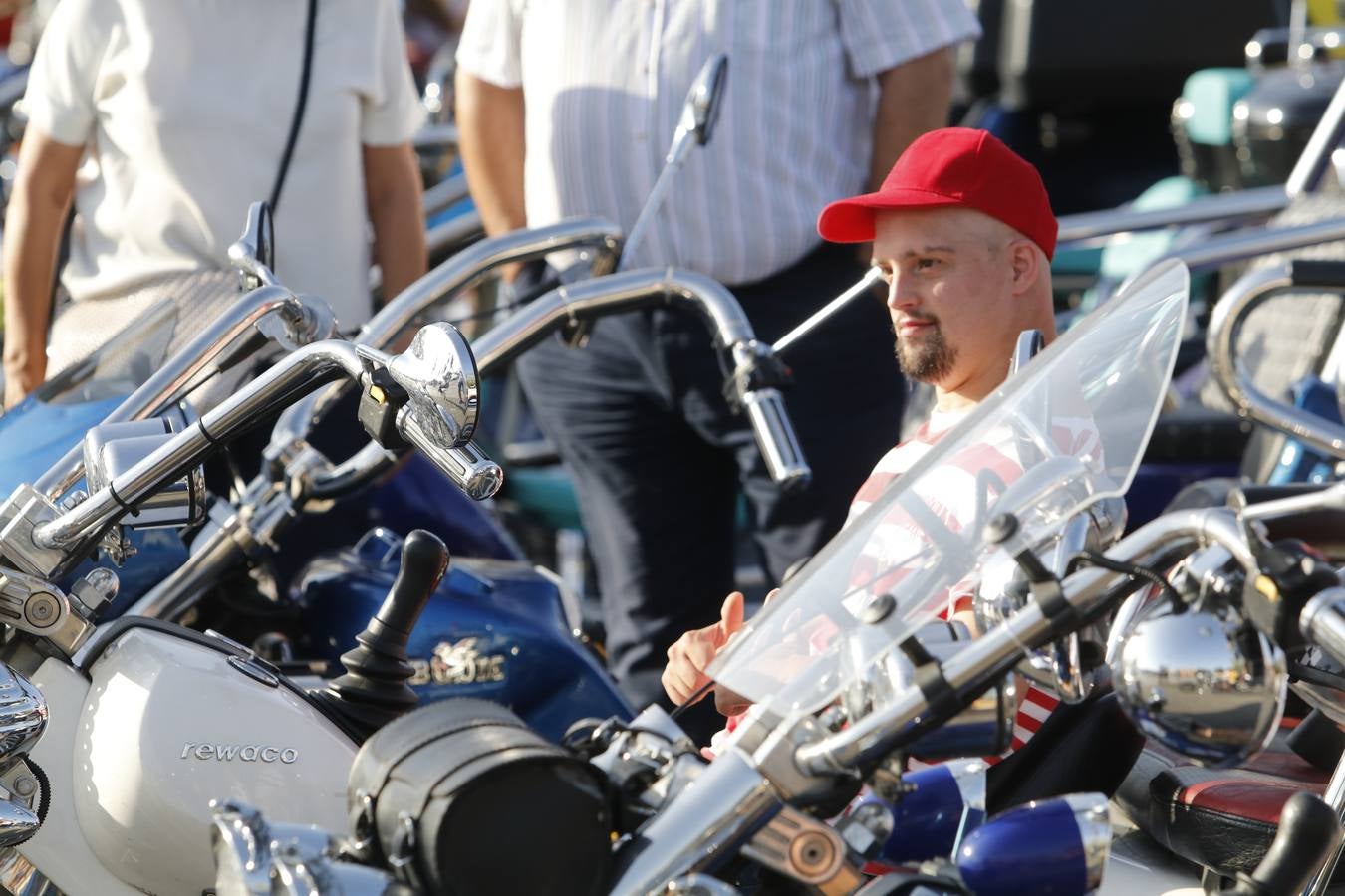 El paseo en moto de jóvenes con síndrome de Down, en imágenes