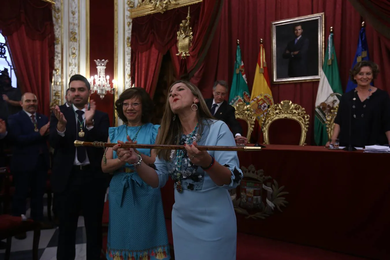FOTOS: Caras nuevas y rostros conocidos en la Diputación de Cádiz