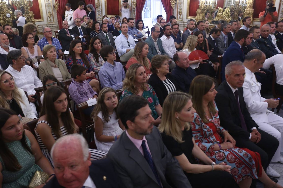 FOTOS: Caras nuevas y rostros conocidos en la Diputación de Cádiz