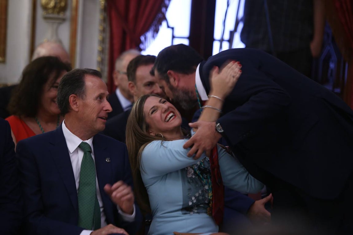 FOTOS: Caras nuevas y rostros conocidos en la Diputación de Cádiz