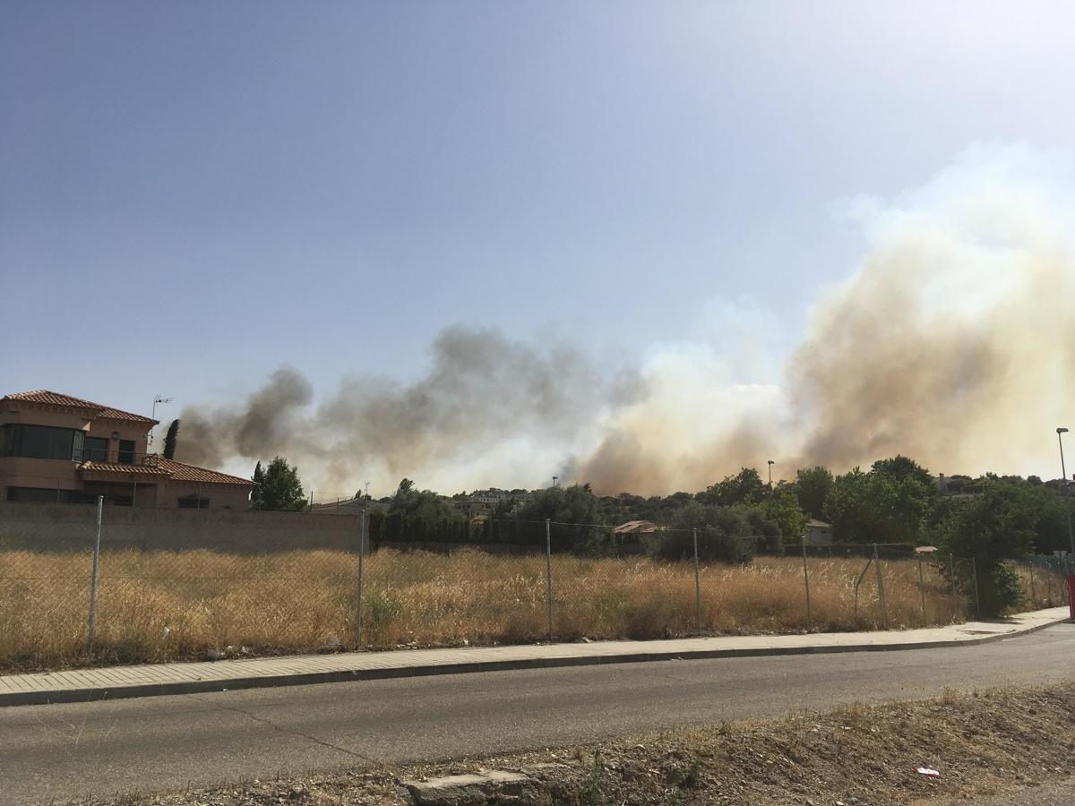 Las imágenes del incendio de la urbanización Montesión de Toledo