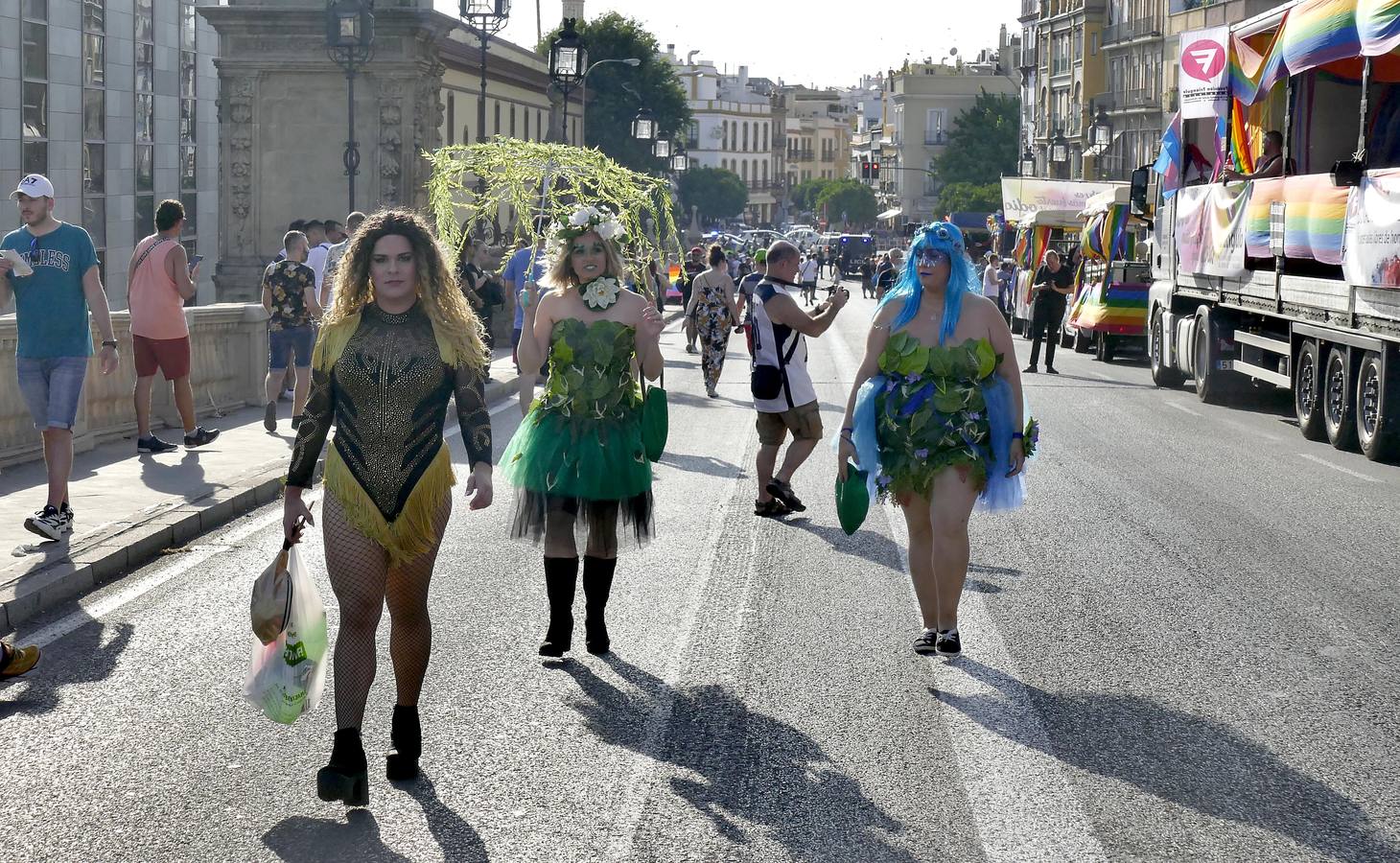 En imágenes, la cabalgata del orgullo LGTBI en Sevilla