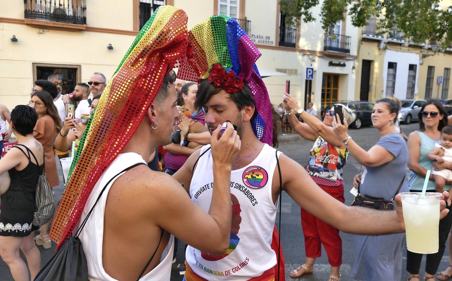 En imágenes, la cabalgata del orgullo LGTBI en Sevilla