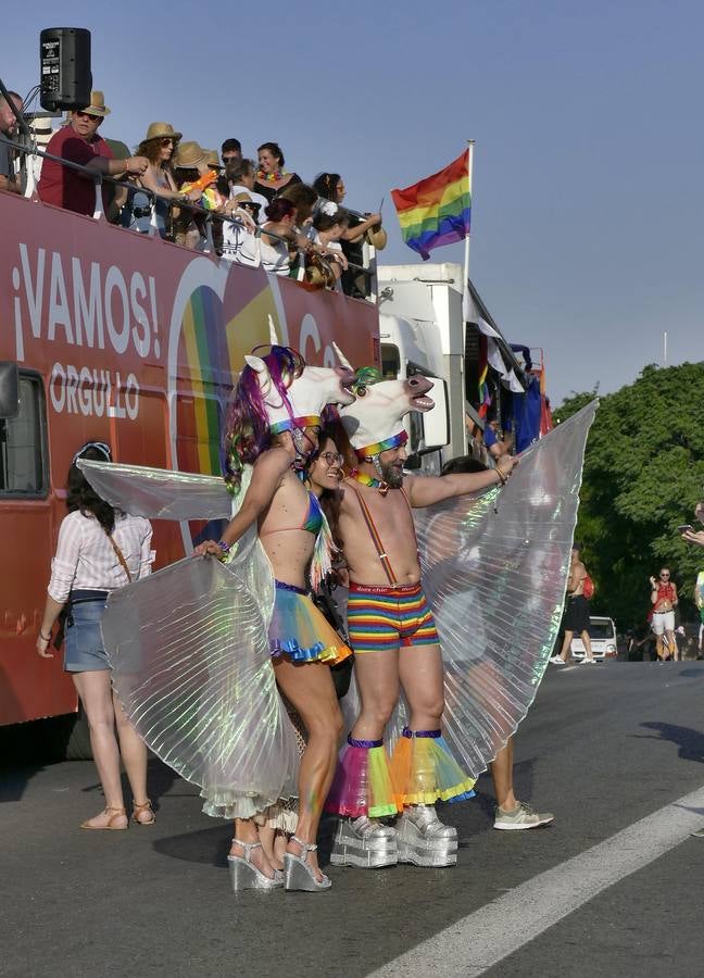 En imágenes, la cabalgata del orgullo LGTBI en Sevilla