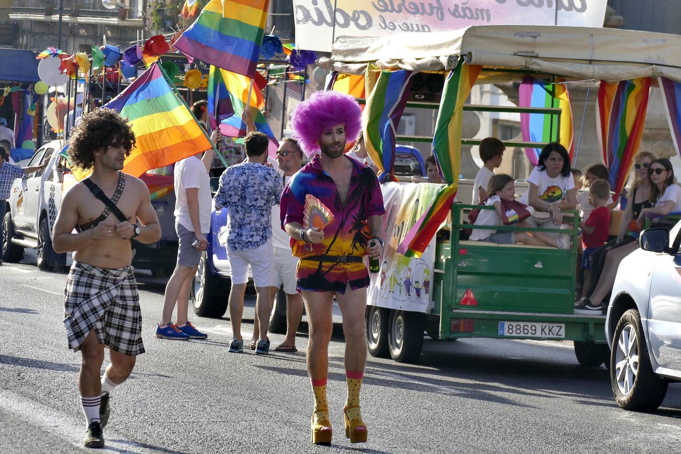 En imágenes, la cabalgata del orgullo LGTBI en Sevilla