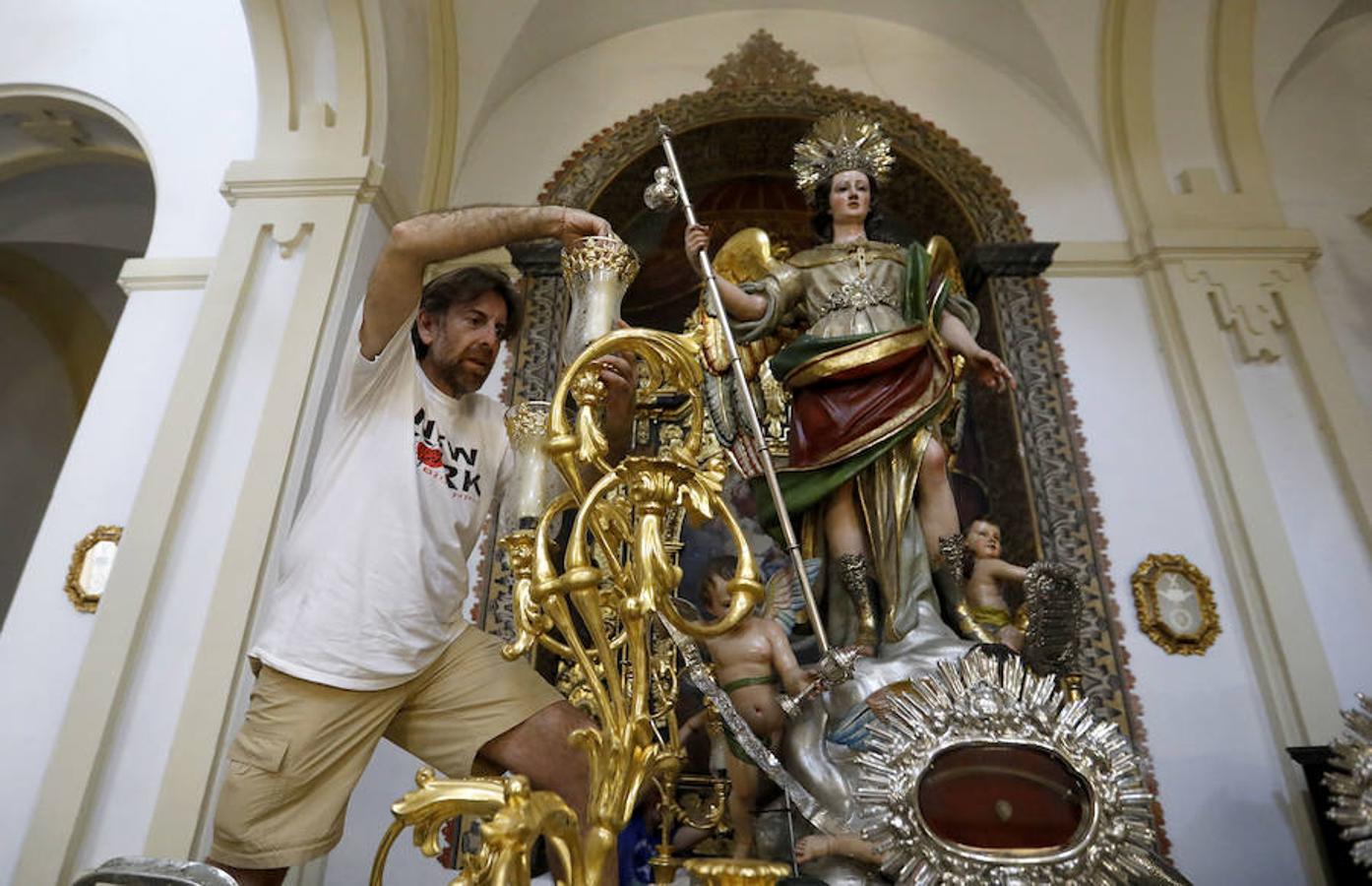 En imágenes, los preparativos de la procesión por el Año Jubilar del Sagrado Corazón