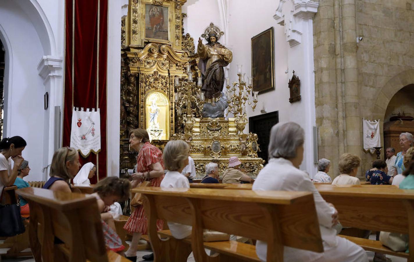 En imágenes, los preparativos de la procesión por el Año Jubilar del Sagrado Corazón