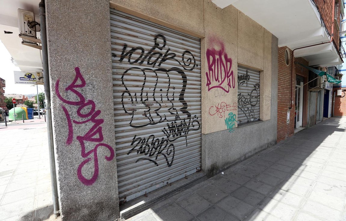 Palomarejos fue durante décadas uno de los barrios más activos económicamente de la ciudad, una posición que ha ido perdiendo durante los últimos años con las nuevas formas de comercio y la paulatina degradación de la zona. 