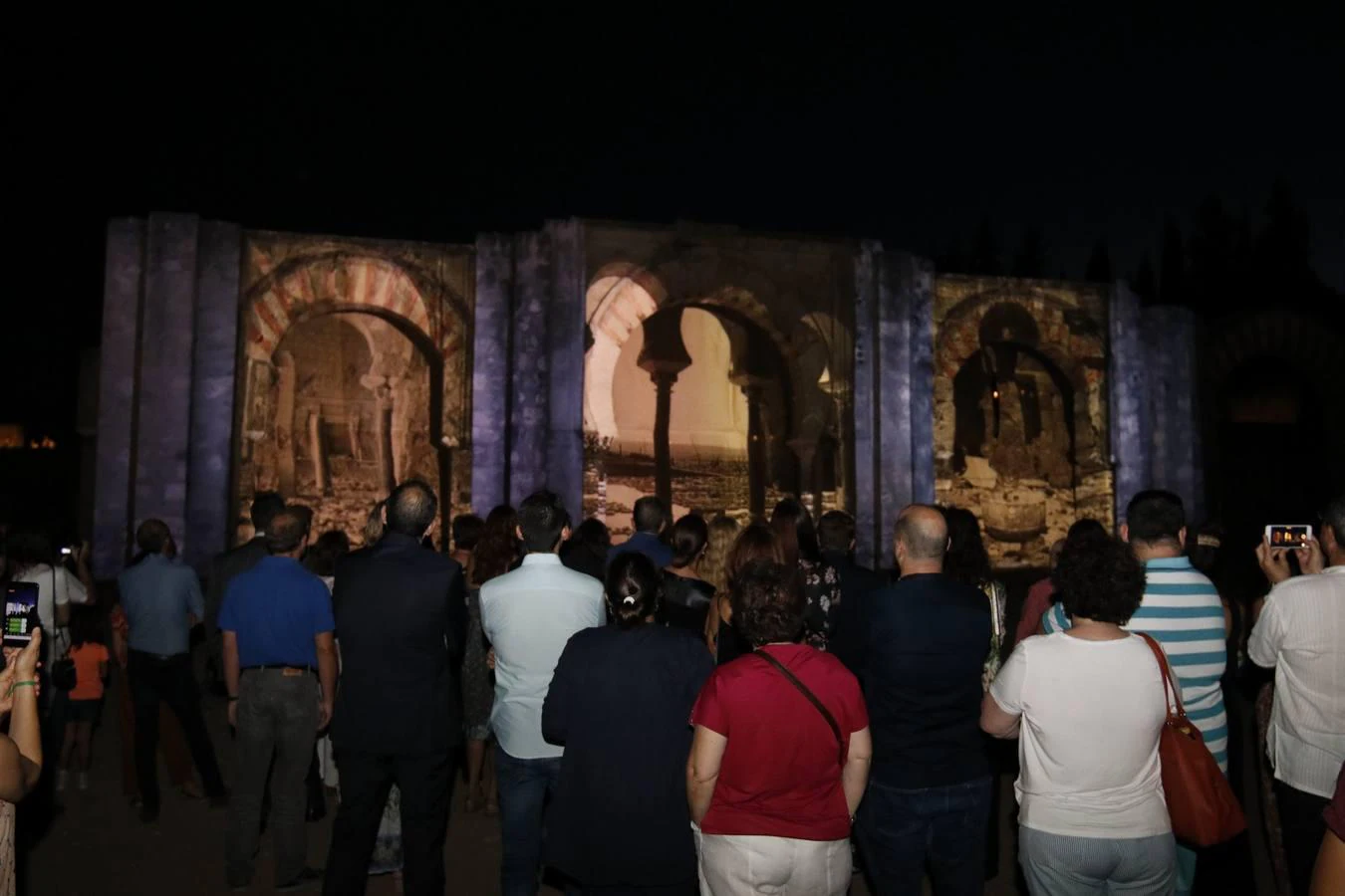 El espectáculo nocturno de Medina Azahara, en imágenes