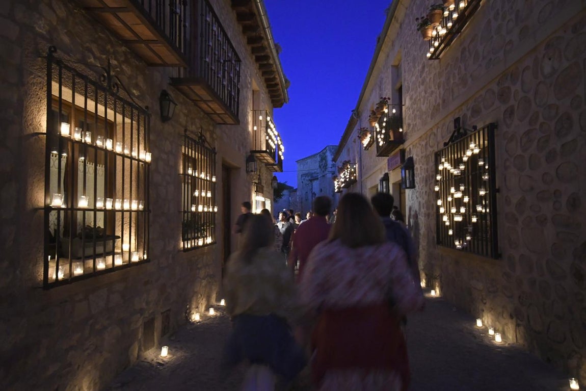 Más de 50.000 velas dieron luz a una noche mágica