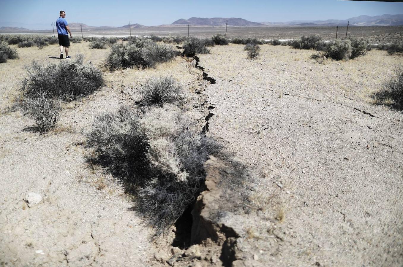 Una grieta creada en la tierra a partir del temblor. 