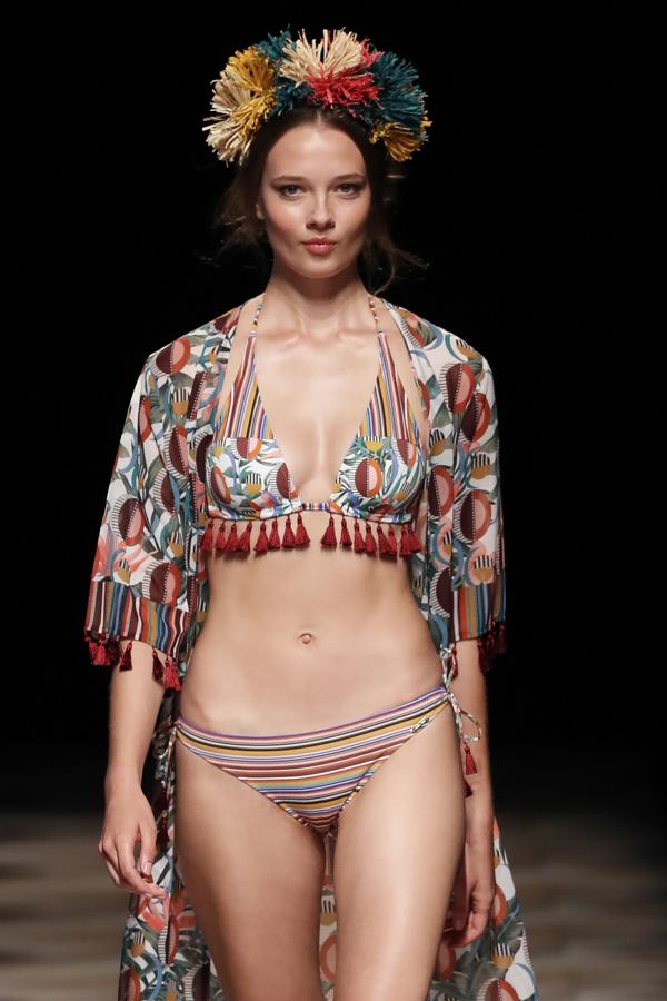 El desfile de Dolores Cortés en la MBFW, en imágenes