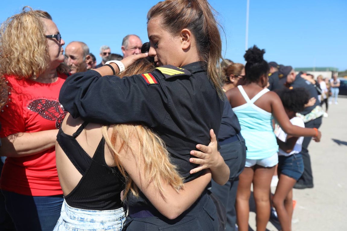 Las fotos de la despedida a la fragata Canarias