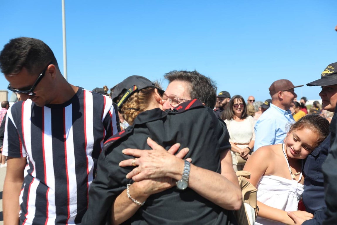 Las fotos de la despedida a la fragata Canarias