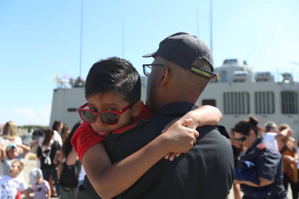 Las fotos de la despedida a la fragata Canarias
